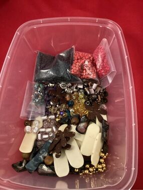 298 grams of Mixed Beads for crafting